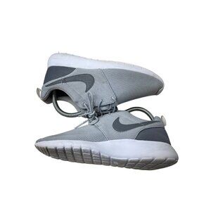 Nike Kid's Roshe One Running Shoe Youth Size 7 Gray White